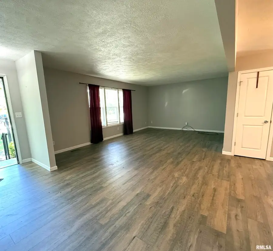 3005 W Woodlawn Place, Marion, IL 62959 - Image #3