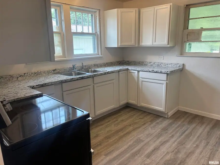 709 S Virginia Street, Marion, IL 62959 - Image #2