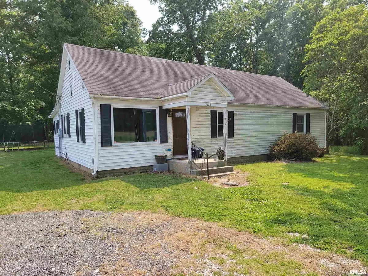 7324 State Route 161 Extension, Iuka, IL 62849 - Image #1