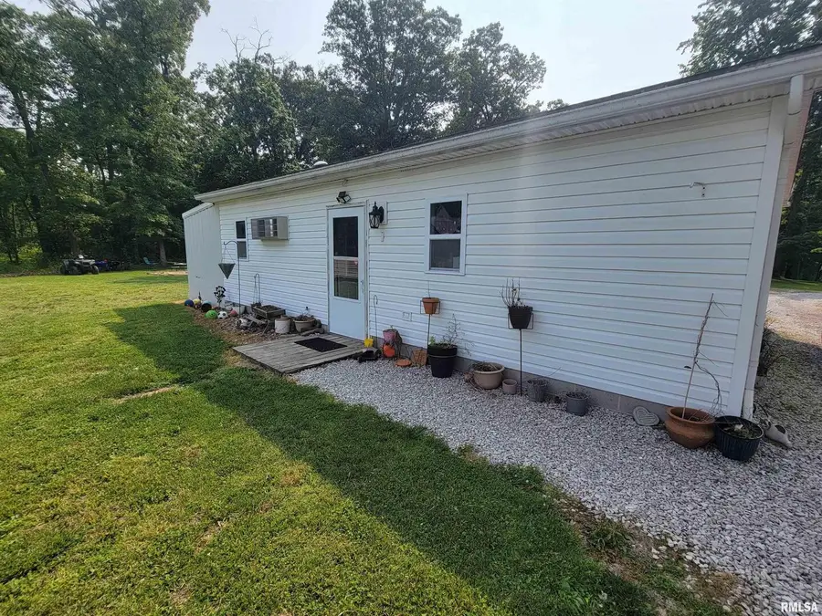 7324 State Route 161 Extension, Iuka, IL 62849 - Image #2