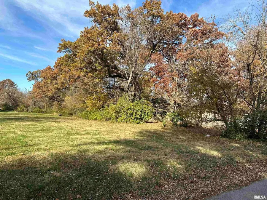 900 W Cherry Street, Carbondale, IL 62901 - Image #3