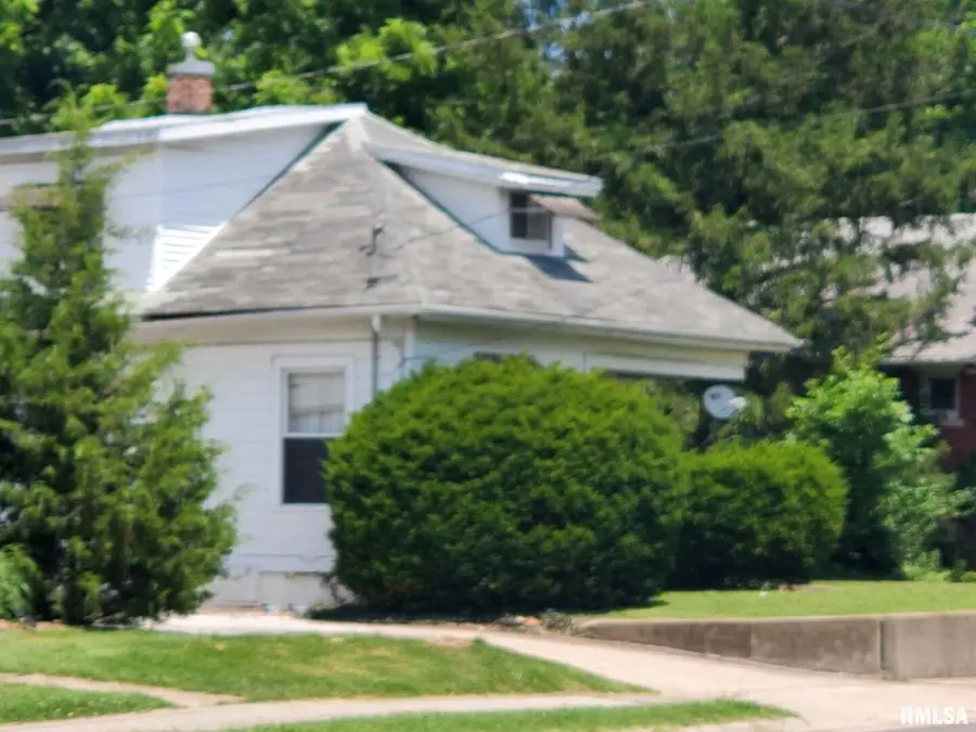 806 W Walnut Street, Carbondale, IL 62901 - Image #3