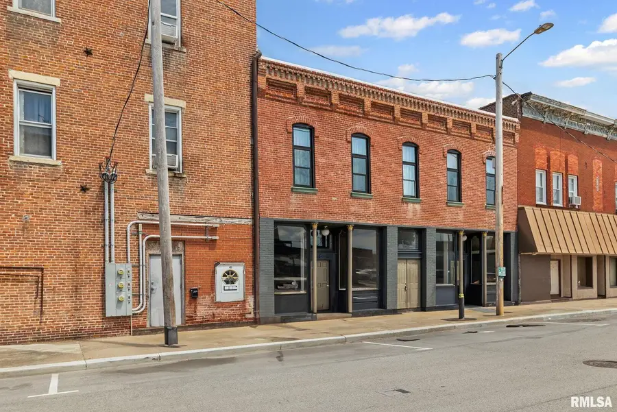 6 S Division Street, Du Quoin No 2, IL 62832 - Image #2