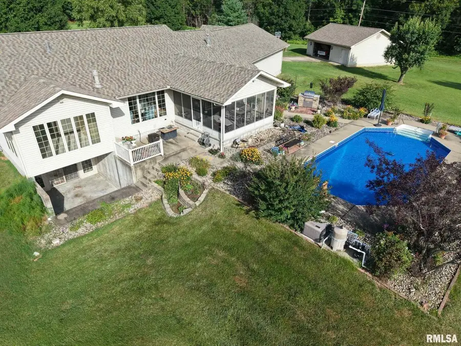 1016 Michael Lane, West Frankfort, IL 62812 - Image #3