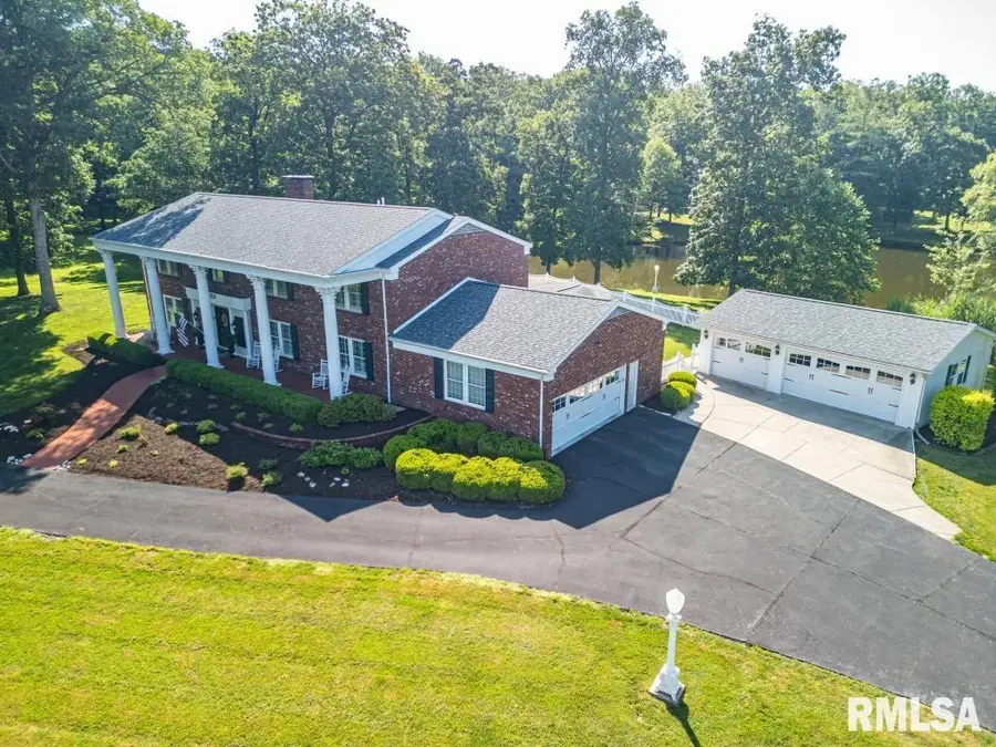 616 Seville Drive, Mount Vernon, IL 62864 - #3