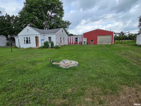 2320 W Main Street, Salem, IL 62881