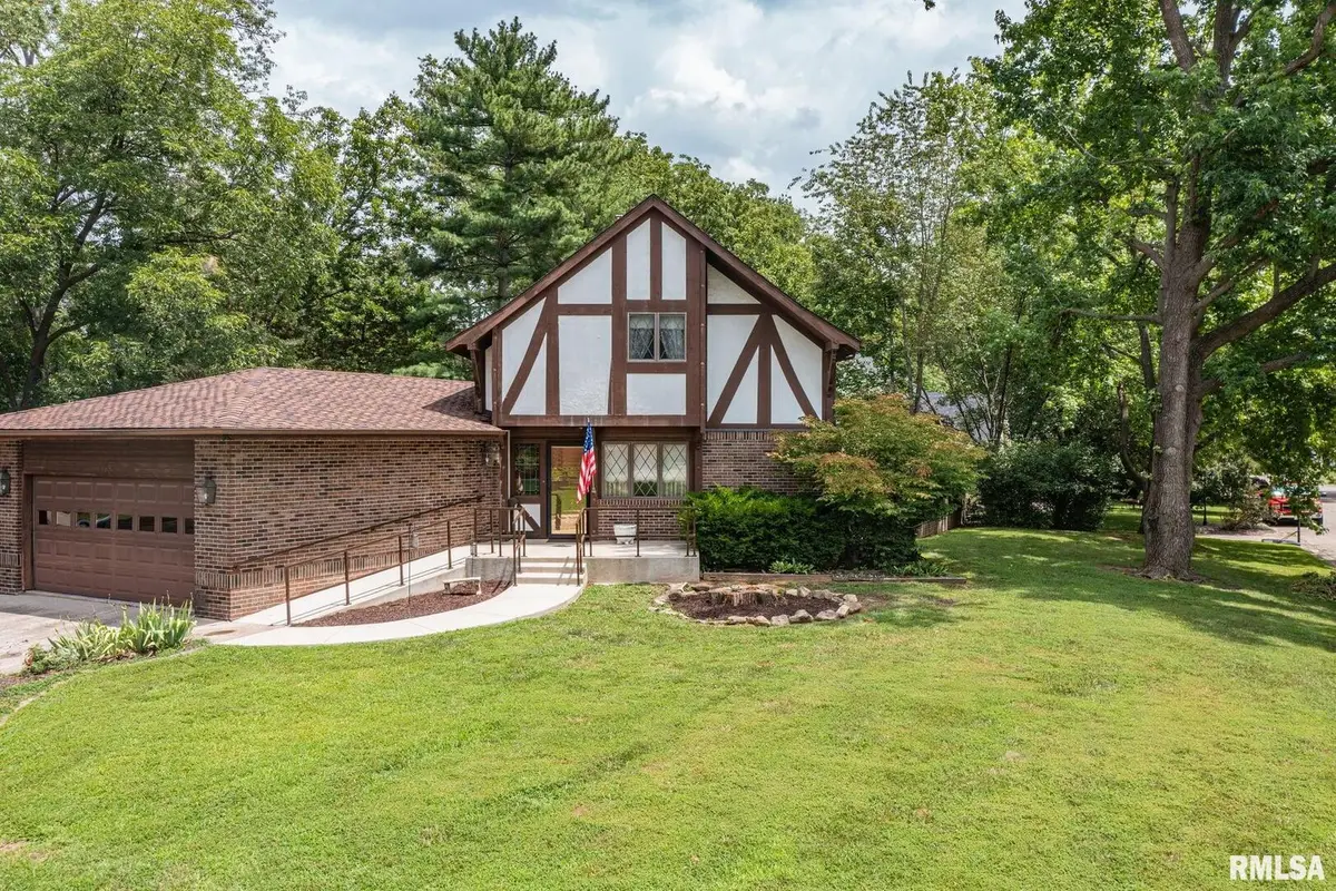 102 Lost Hollow Drive, Salem, IL 62881 - Image #1