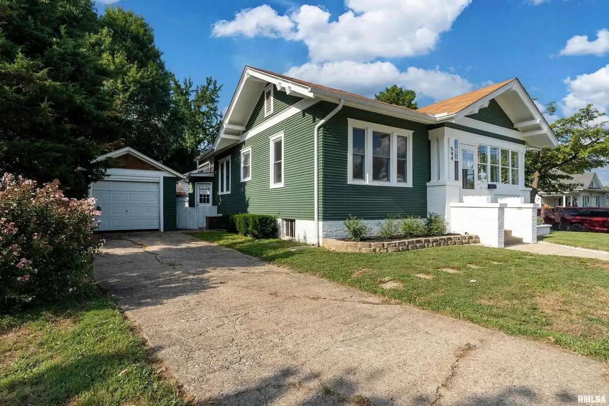 544 E Main Street, Du Quoin No 8, IL 62832 - Image #1