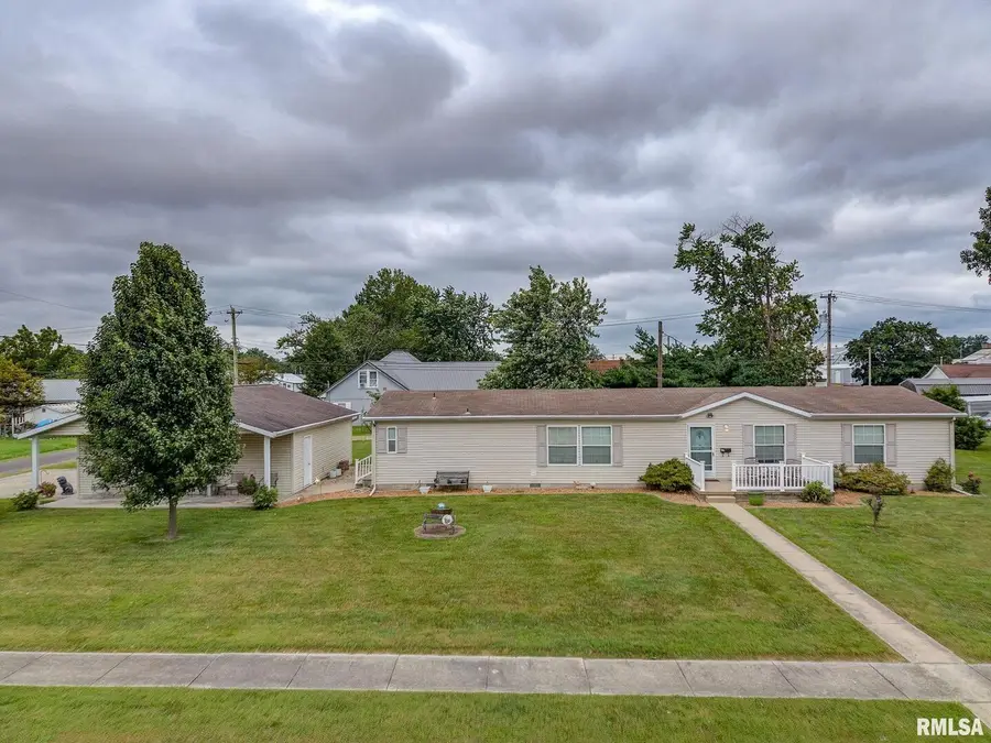 1111 S Jefferson Street, Salem, IL 62881 - Image #2