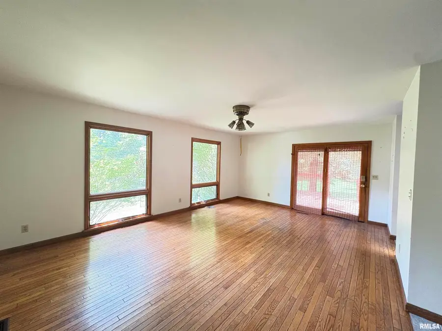 400 S Oakland Avenue, Carbondale, IL 62901 - Image #2