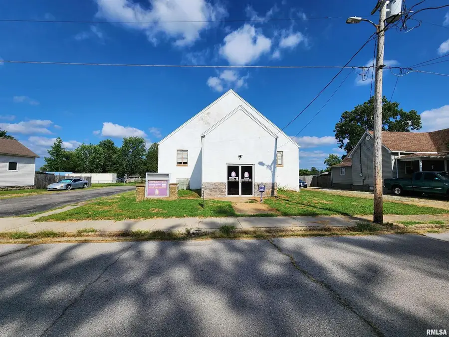 409 S Hill Street, Marion, IL 62959-2746 - Image #2