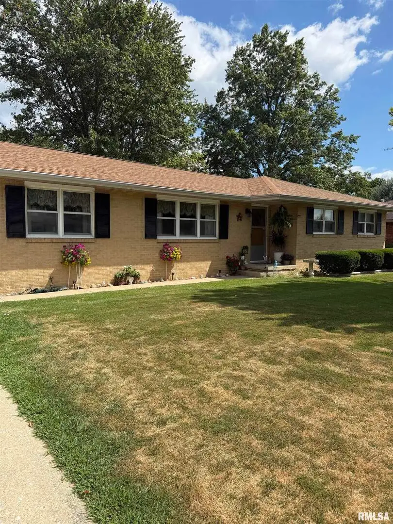 411 Sunset Drive, Centralia, IL 62801 - Image #2