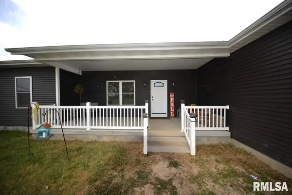 17359 Log Cabin Road, Ewing, IL 62836