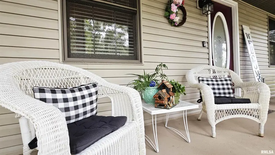 12196 Laguna Drive, Marion, IL 62959 - Image #3