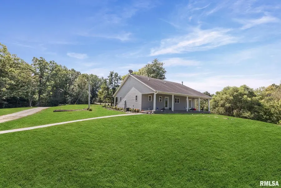 520 Deerfield Road, Walnut Hill, IL 62893 - Image #3