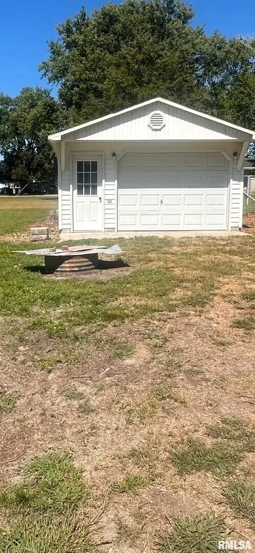 307 S Cherry Street, Iuka, IL 62849 - Image #2