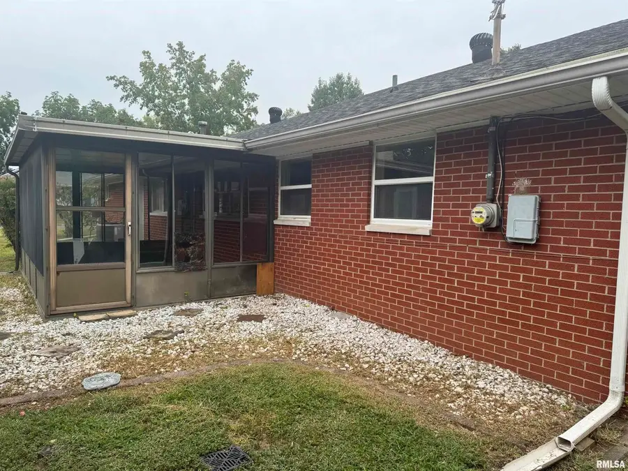 800 Dogwood Lane, Marion, IL 62959 - Image #2