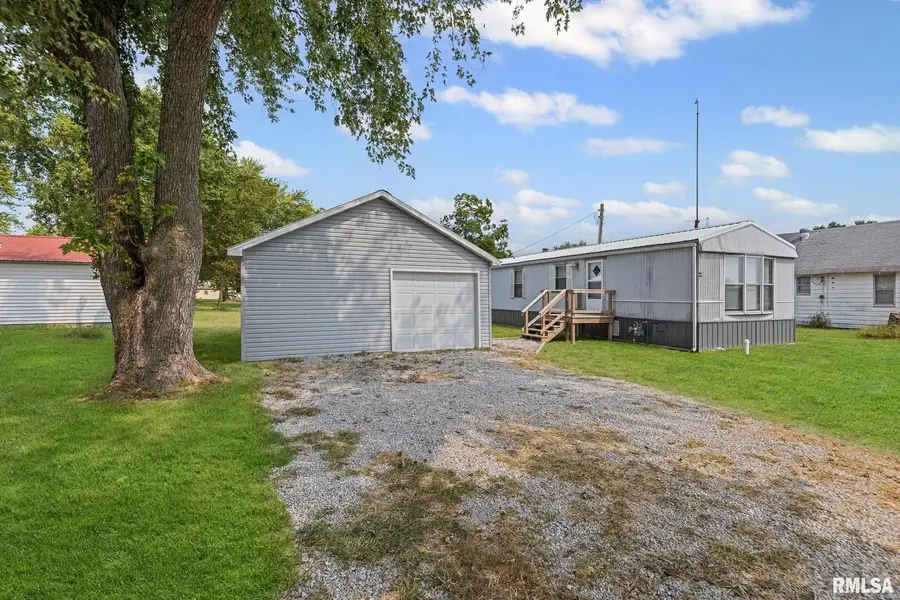 5219 Us Hwy 50 Avenue, Salem, IL 62881 - Image #2