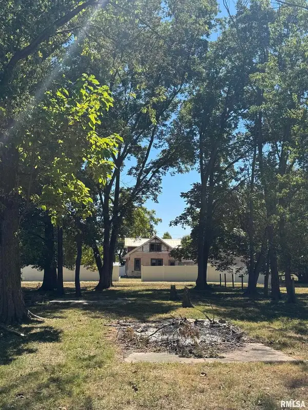 209 W Franklin Street, Duquoin, IL 62832