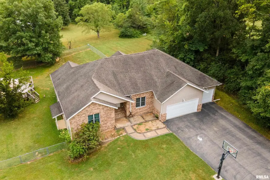 186 Bonnie Brae Road, Carbondale, IL 62901 - Image #2