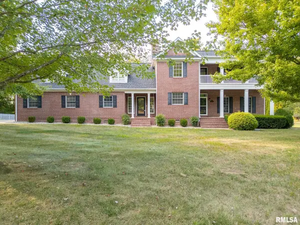 306 Arbor Drive, Carterville, IL 62918