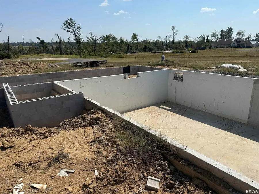 12901 Leslie Court, Marion, IL 62959 - Image #2