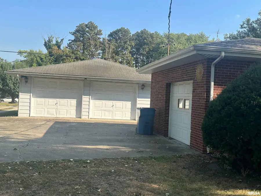 341 Mcfall Street, Benton, IL 62812 - Image #3