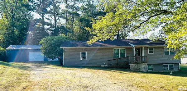 744 Cardinal Rd Road, Carbondale, IL 62901