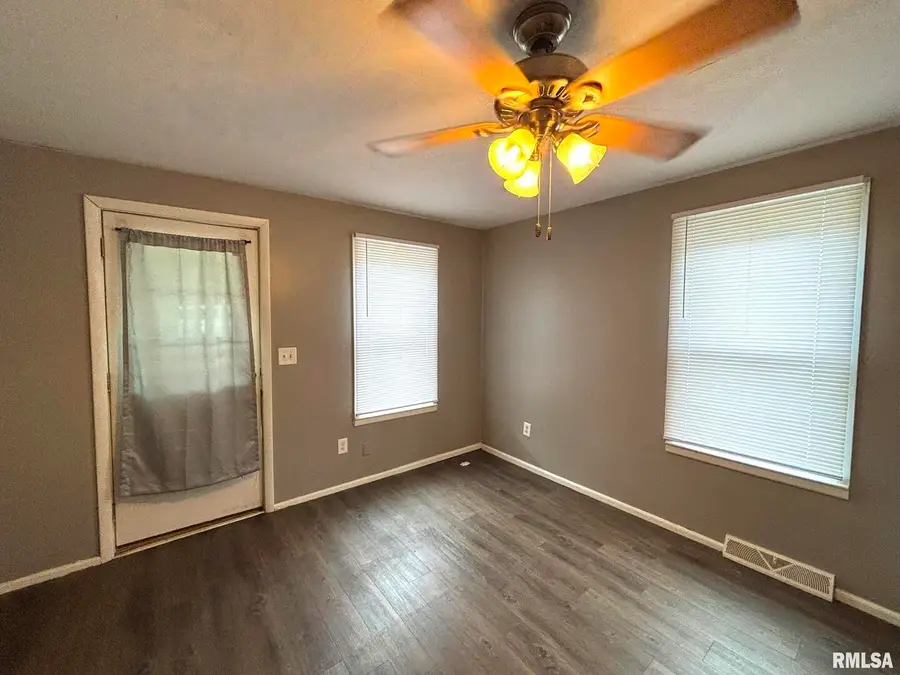 515 N Marion Street, Salem, IL 62881 - Image #2