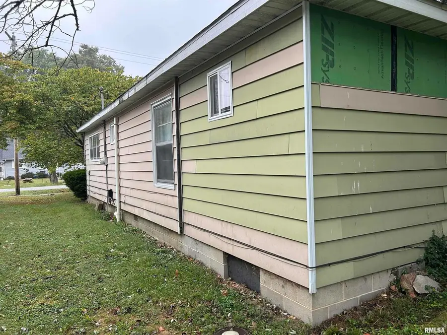 422 W 5th Street, Benton, IL 62812 - Image #3