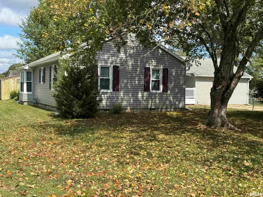 7 Holly Lane, Flora, IL 62839 - Image #2