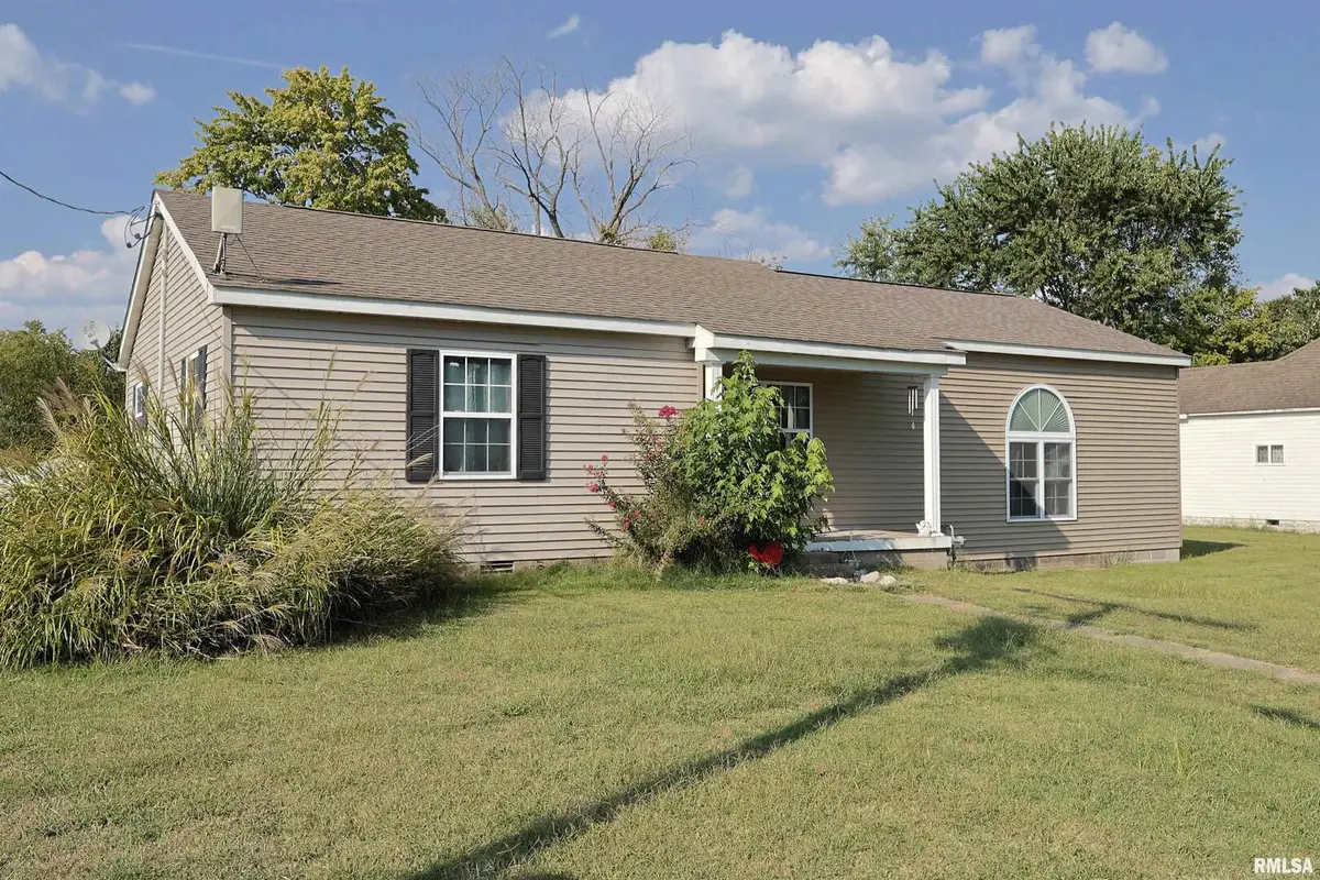 290 W 3rd Street, Bonnie, IL 62816 - Image #1