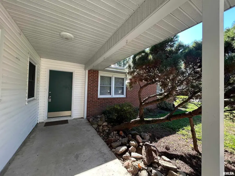 611 S Terrace Drive, Carbondale, IL 62901 - Image #2