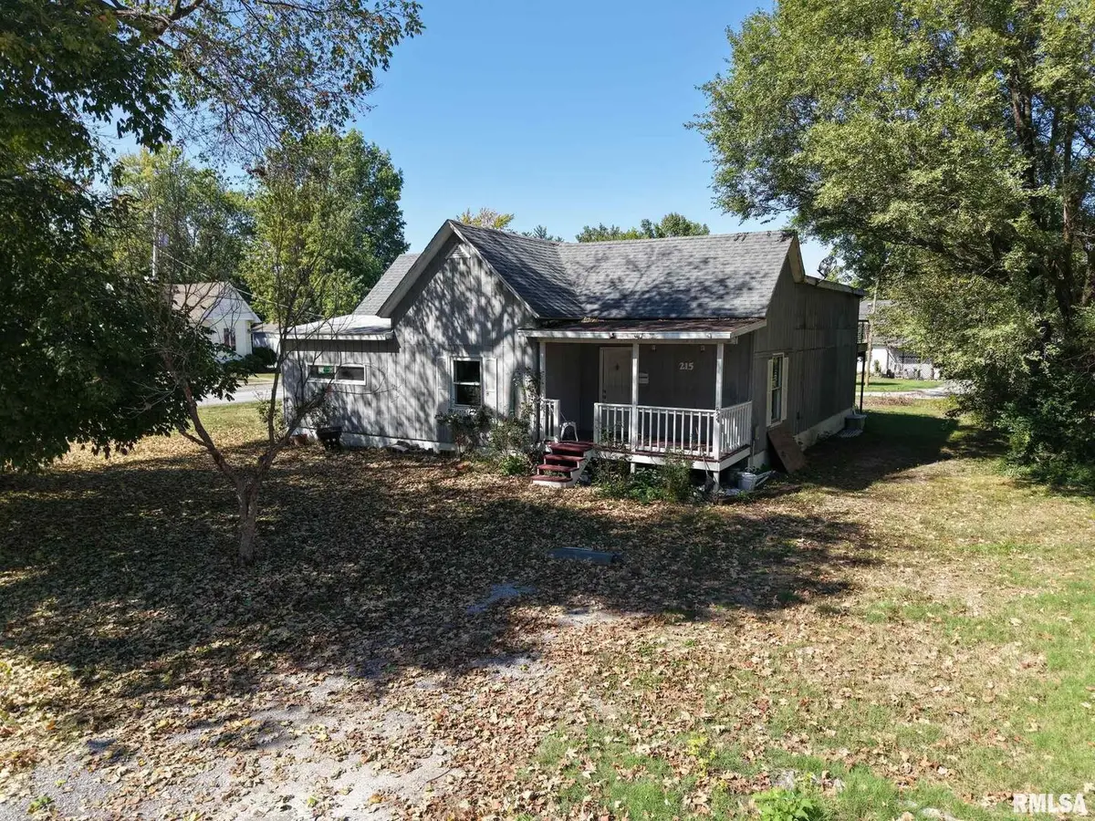 215 Mcfall Street, Benton, IL 62812 - Image #1