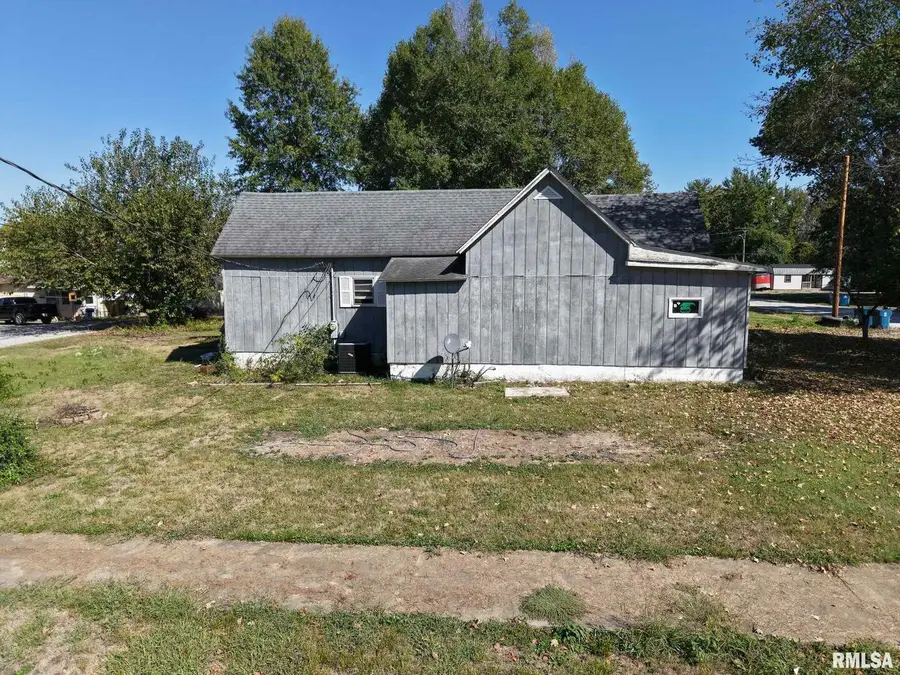 215 Mcfall Street, Benton, IL 62812 - Image #3