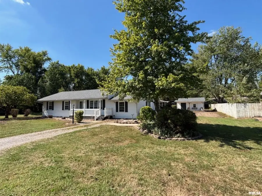 2633 S Broadway Avenue, Salem, IL 62881 - Image #2