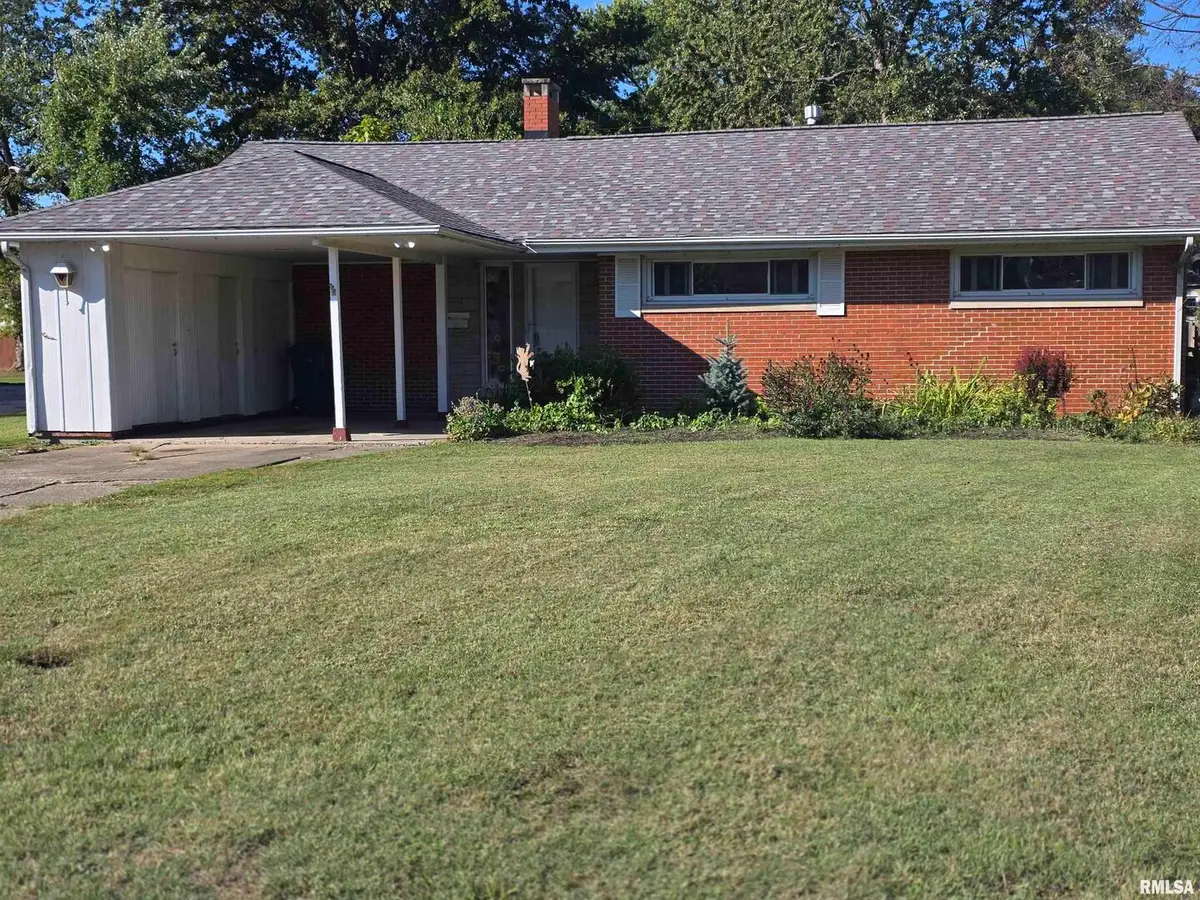 32 Circle Drive, Centralia, IL 62801 - Image #1