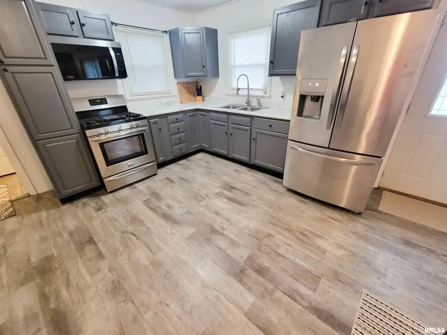 221 Hickory Street, Flora, IL 62839 - Image #3