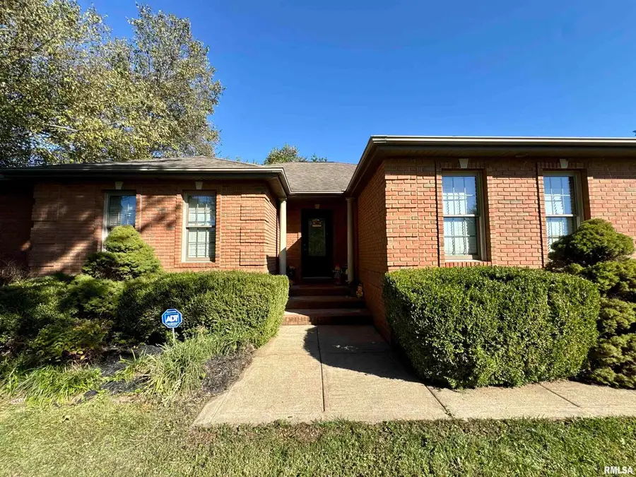 1801 Colonial Drive, Marion, IL 62959 - Image #2