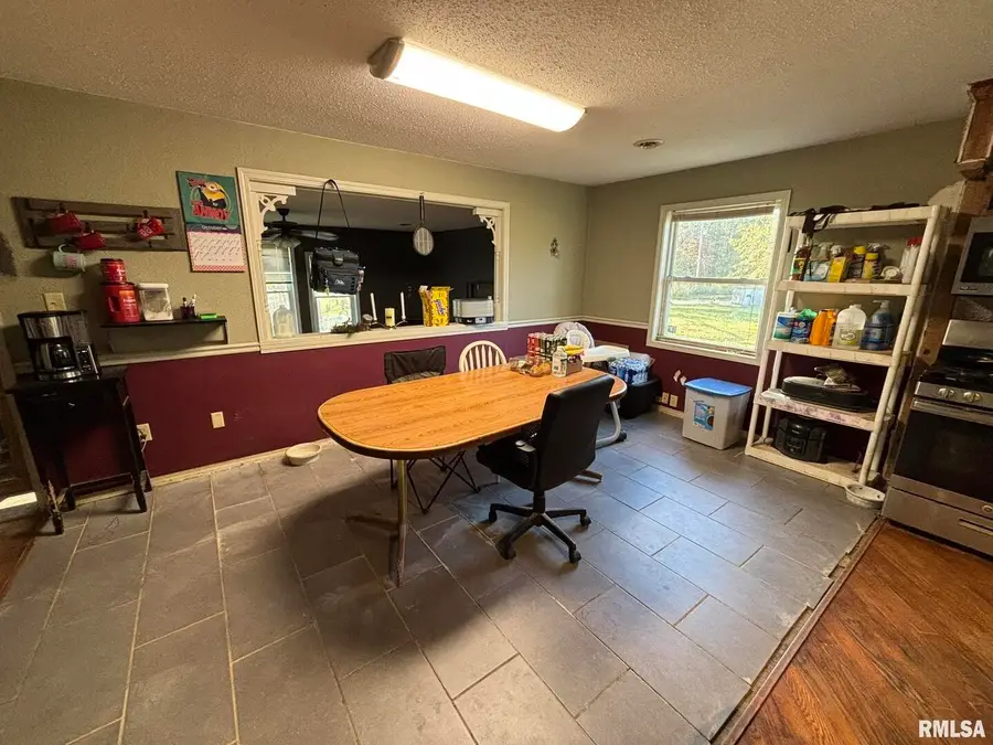 3152 Hotze Road, Salem, IL 62881 - Image #3