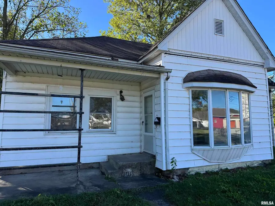 301 E Calvert Street, Marion, IL 62959 - Image #2