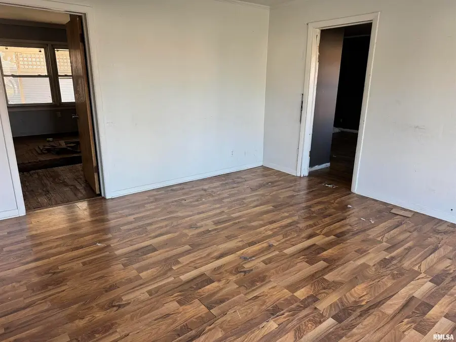 301 E Calvert Street, Marion, IL 62959 - Image #3