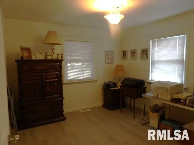 1101 S Mckinley Street, Harrisburg, IL 62946 - Image #2