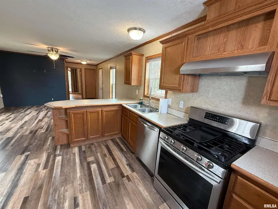 90 Wheather Drive, Xenia, IL 62899 - Image #2