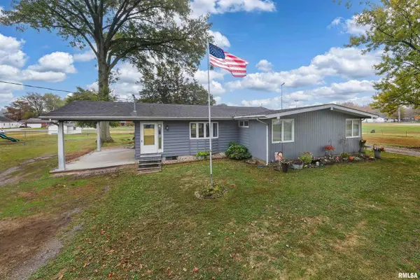 816 S Elm Street, Sesser, IL 62884