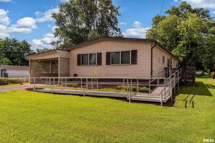 208 W Pennsylvania Avenue, Pittsburg, IL 62974 - #2