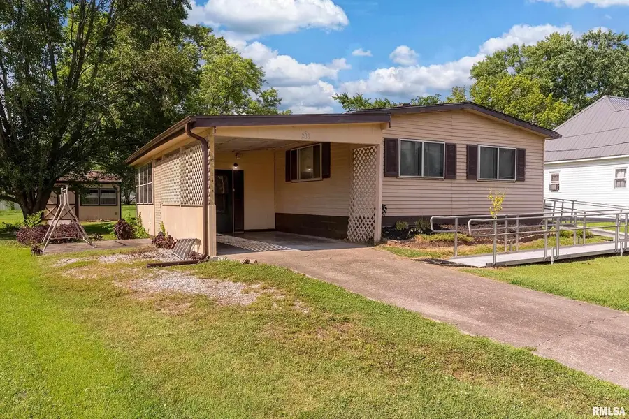 208 W Pennsylvania Avenue, Pittsburg, IL 62974 - #3