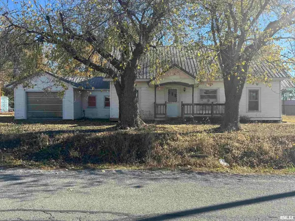 1718 County Road 13 County Road, Xenia, IL 62899