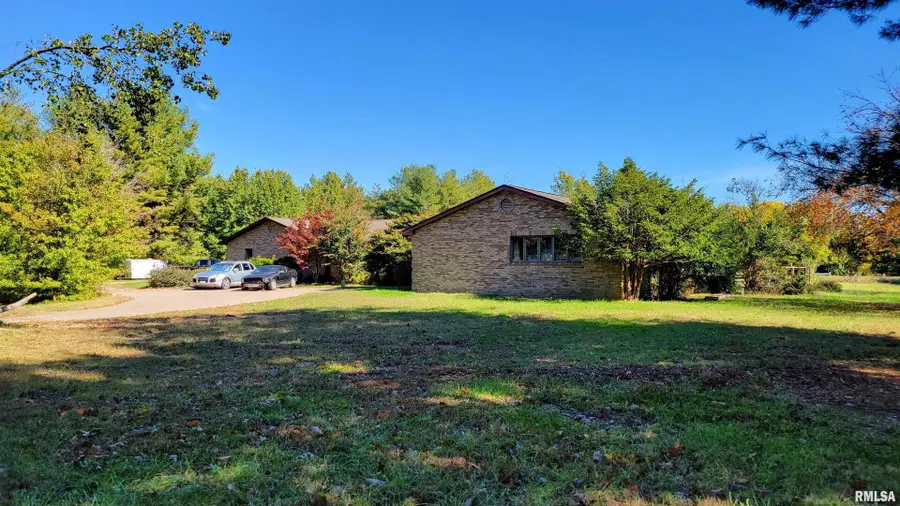 3898 Country Club Road, Carbondale, IL 62901 - Image #2