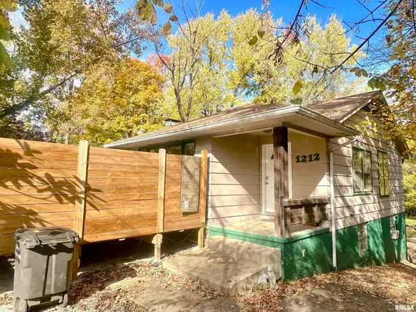 1212 W Schwartz Street, Carbondale, IL 62901